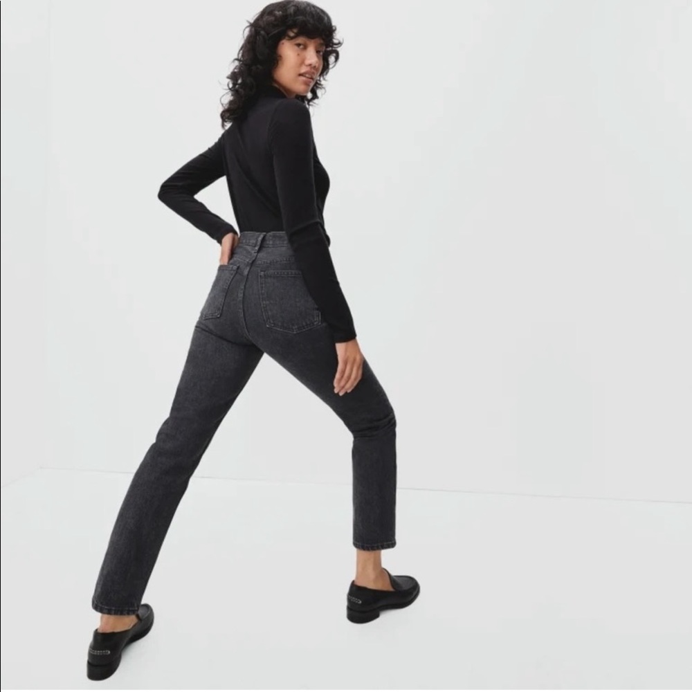 Everlane 90’s cheeky jeans faded black size 28 crop